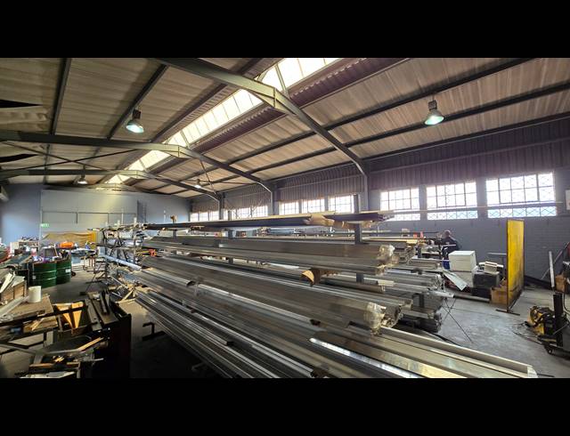 486M² WAREHOUSE TO LET IN SPARTAN